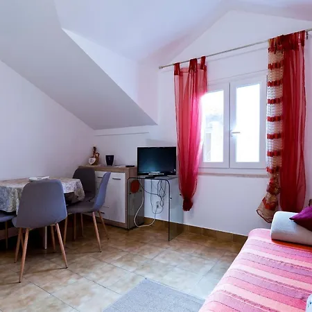 Niki Apartment